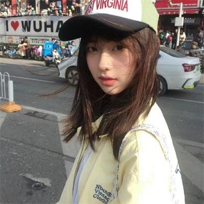 山花依旧笑春风